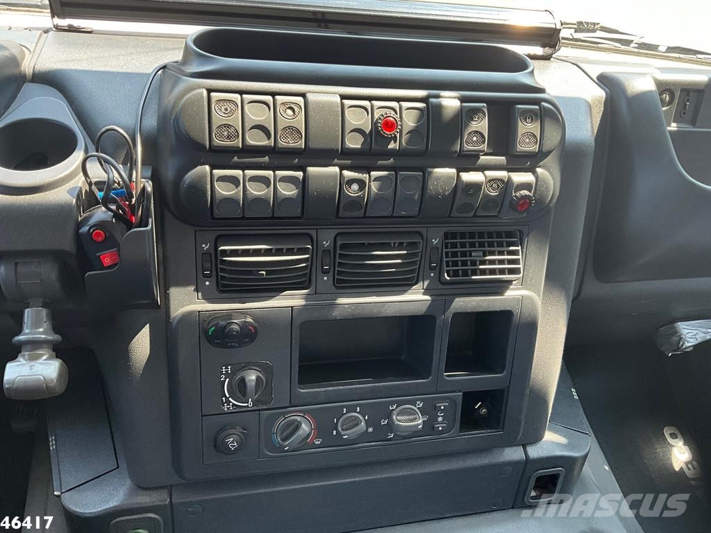 Iveco Trakker AD260T36 6x4 Hiab 24 Tonmeter laadkraan Camion con gancio di sollevamento