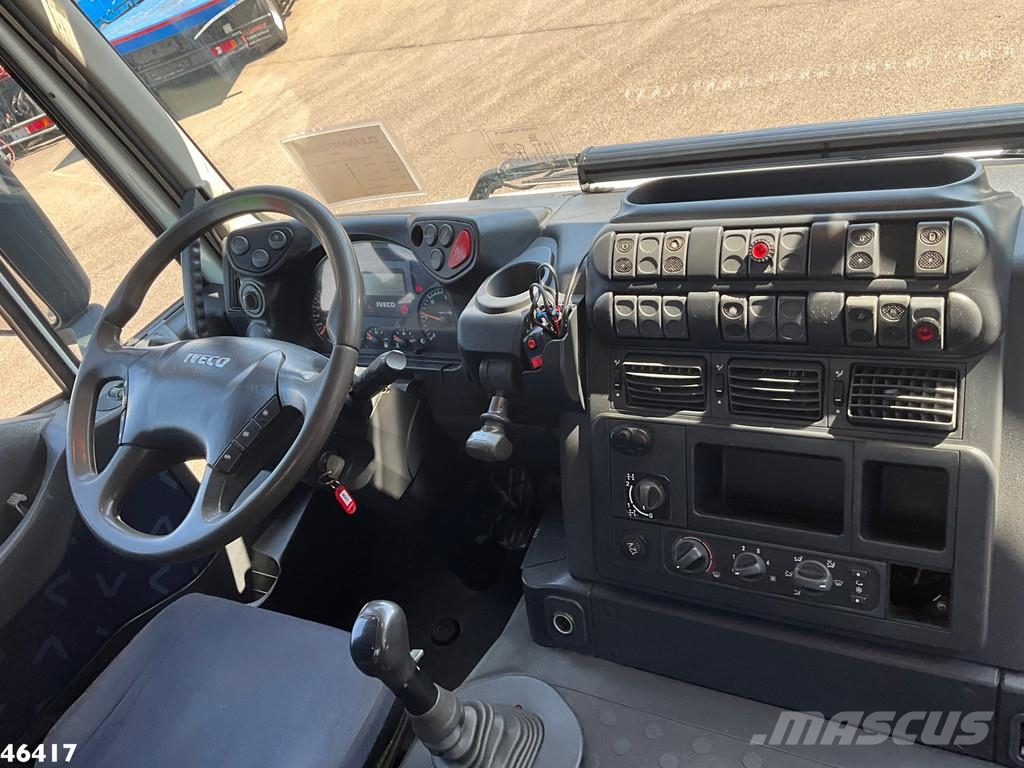 Iveco Trakker AD260T36 6x4 Hiab 24 Tonmeter laadkraan Camion con gancio di sollevamento