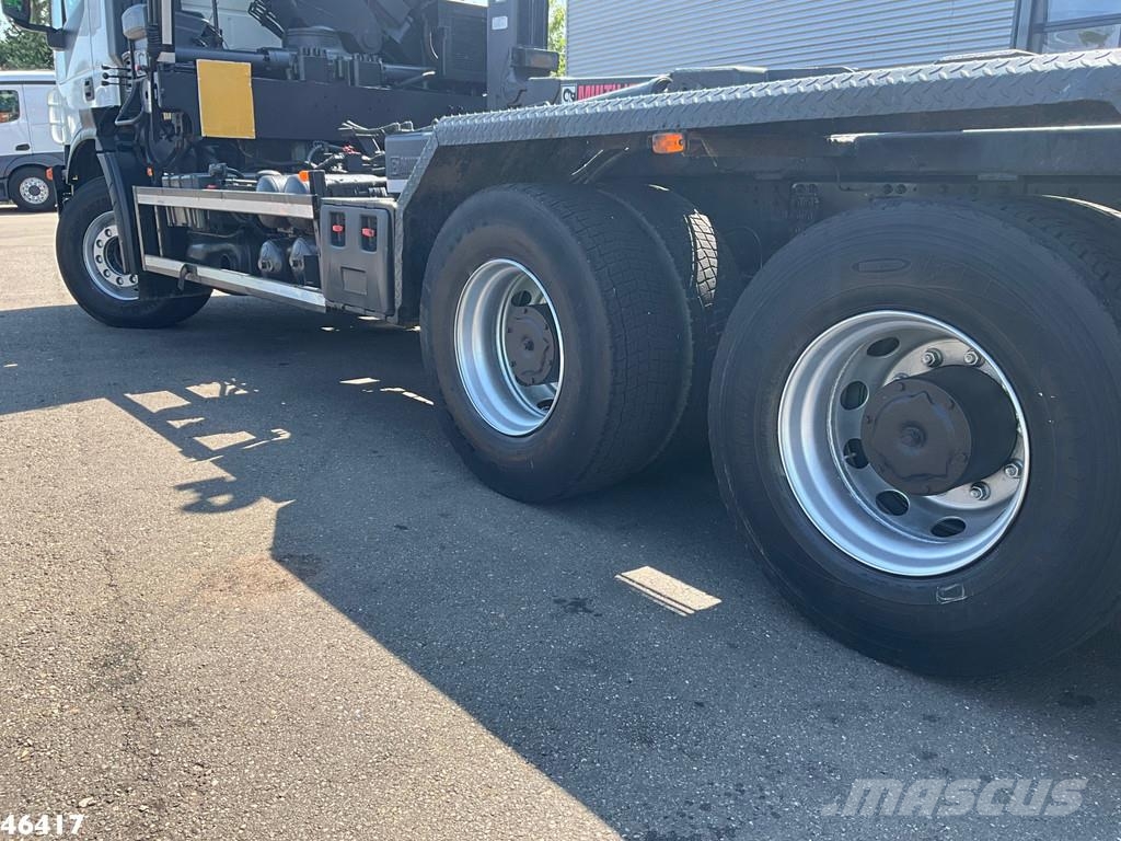 Iveco Trakker AD260T36 6x4 Hiab 24 Tonmeter laadkraan Camion con gancio di sollevamento
