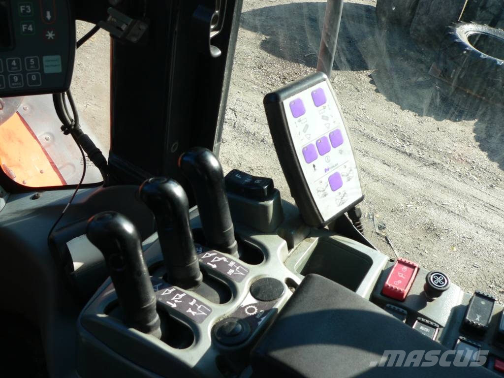 Hitachi ZW 250-5B لوادر بعجل