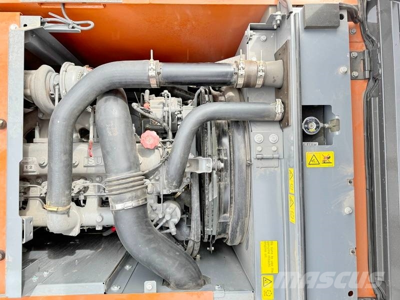 Hitachi ZX220LC-5G / ISUZU ENGINE 履带挖掘机