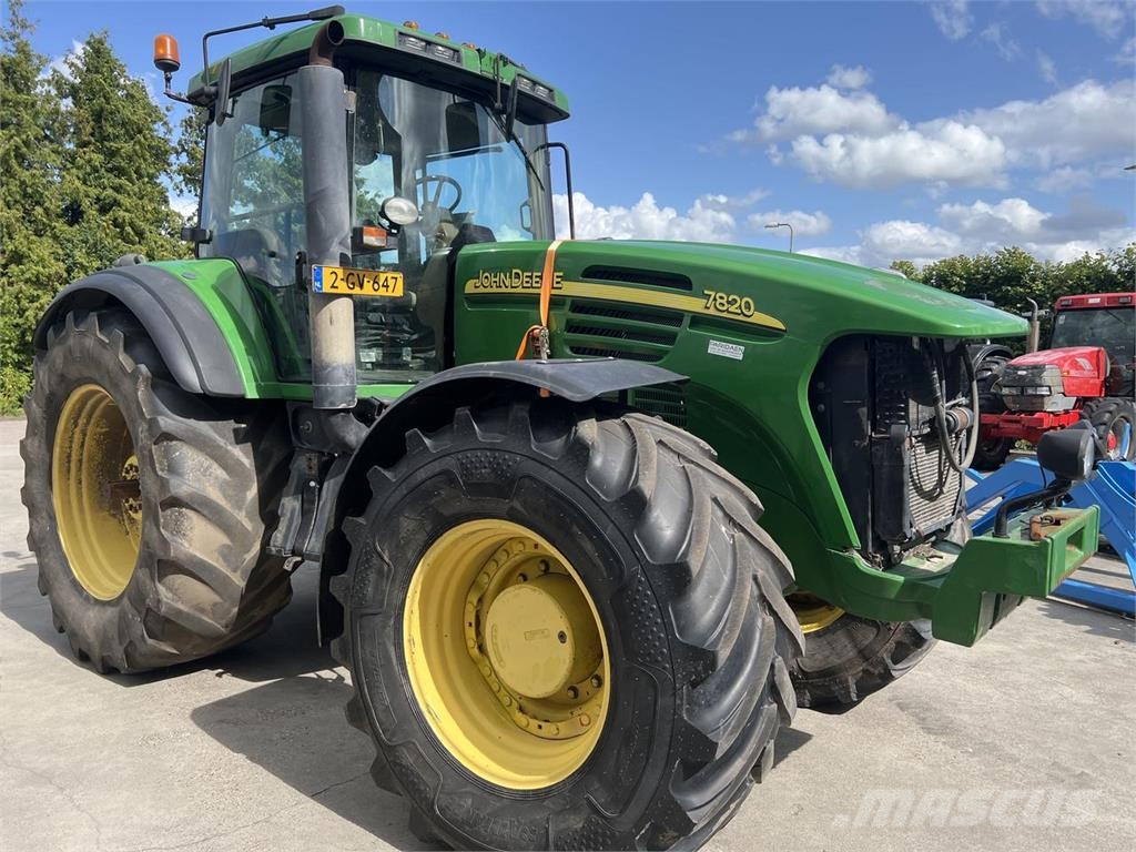 John Deere 7020 Series Tractoren