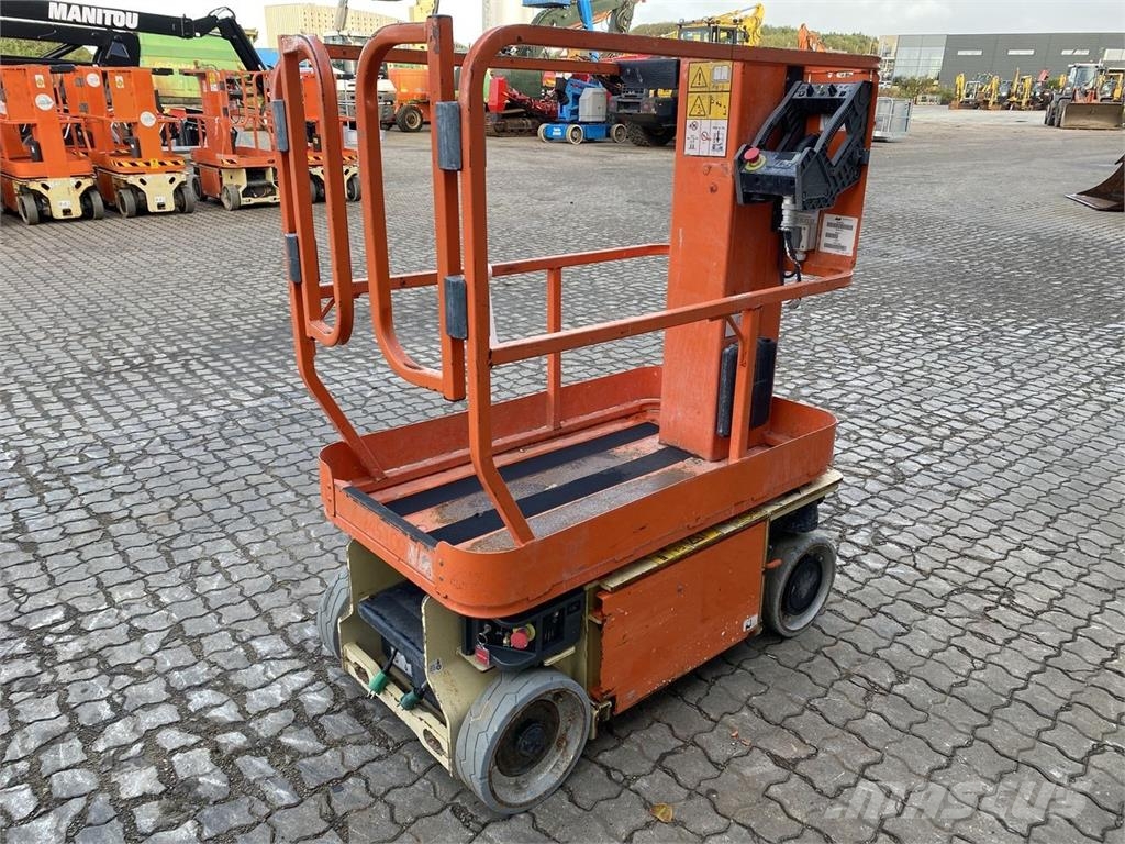 JLG 1230ES Podnośniki masztowe