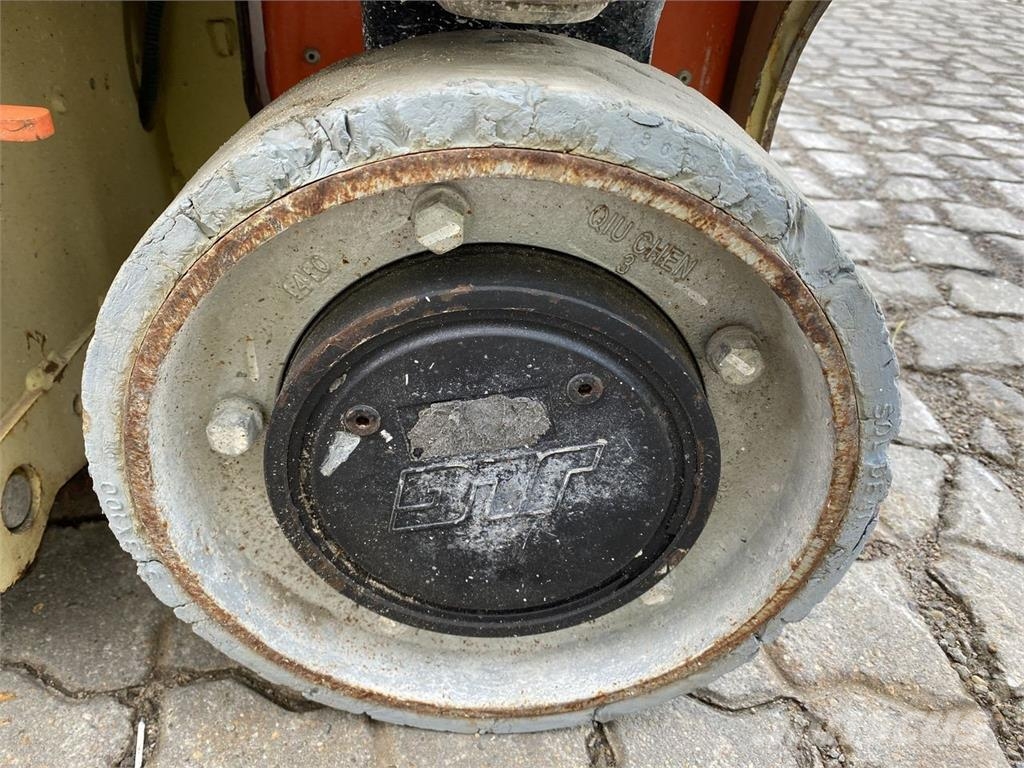 JLG 1230ES Podnośniki masztowe