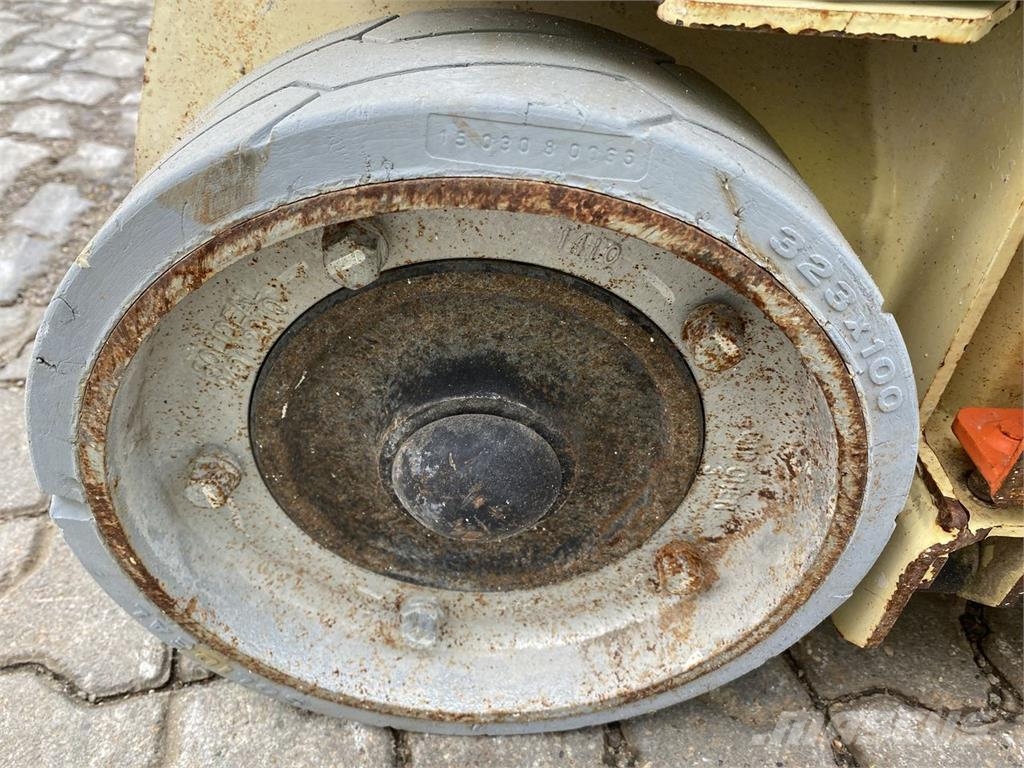 JLG 1230ES Podnośniki masztowe
