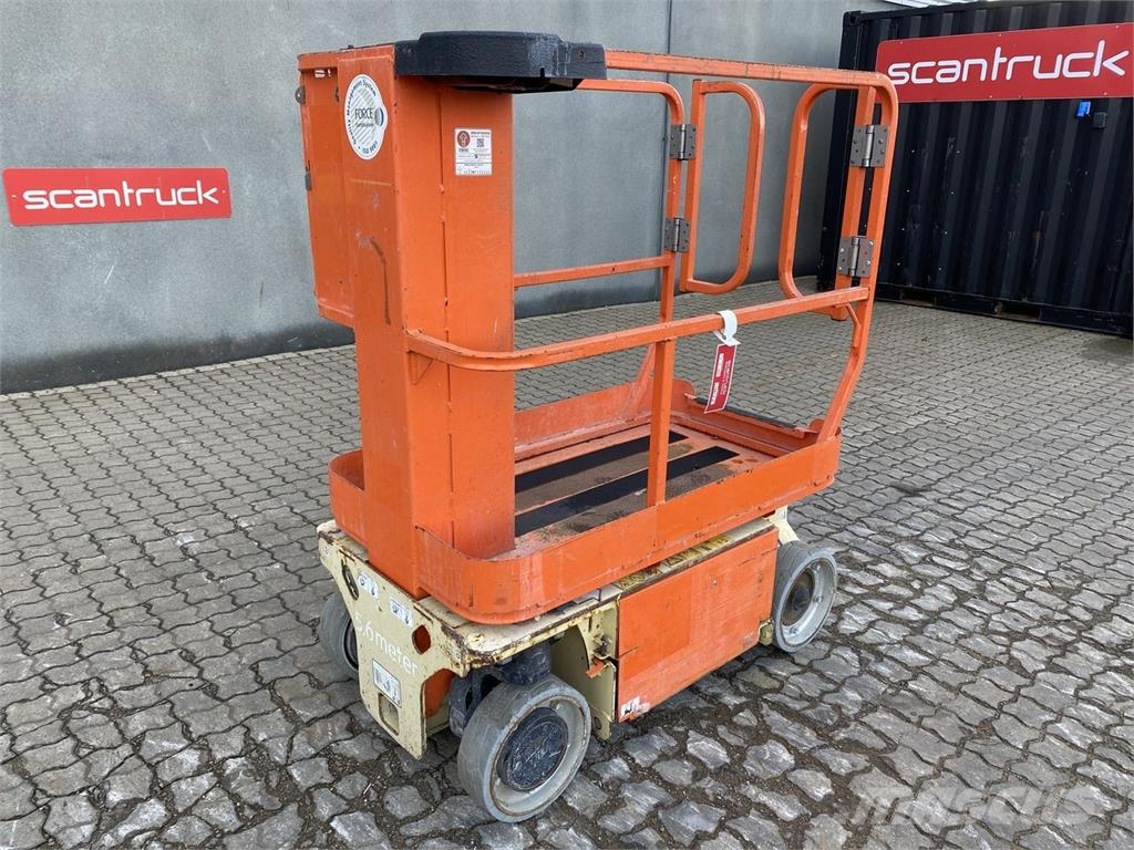 JLG 1230ES Podnośniki masztowe