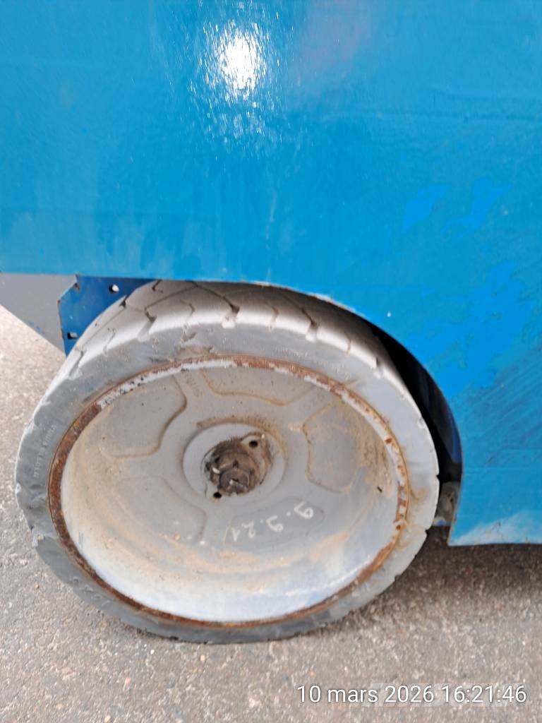 Genie GS 4047 Šķerveida pacēlāji