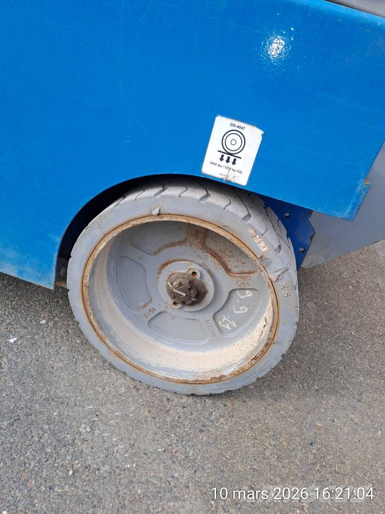 Genie GS 4047 Šķerveida pacēlāji
