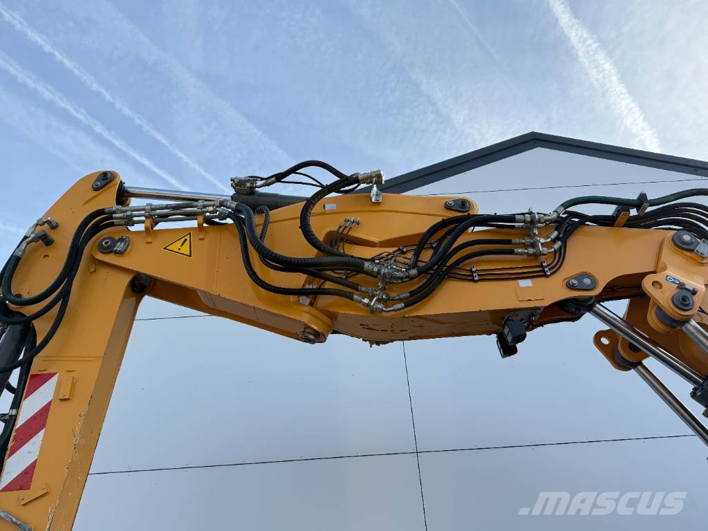 Liebherr A914 - Triple Boom / 2 extra Buckets! Bagri na kolesih