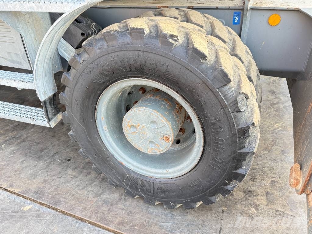 Liebherr A914 - Triple Boom / 2 extra Buckets! Bagri na kolesih