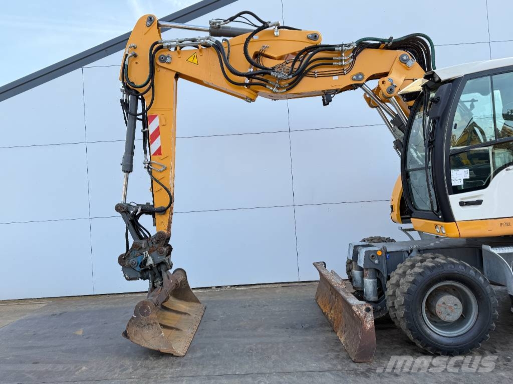 Liebherr A914 - Triple Boom / 2 extra Buckets! Bagri na kolesih