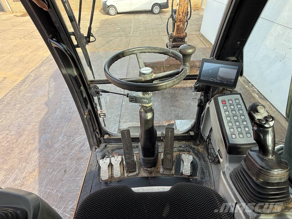Liebherr A914 - Triple Boom / 2 extra Buckets! Bagri na kolesih