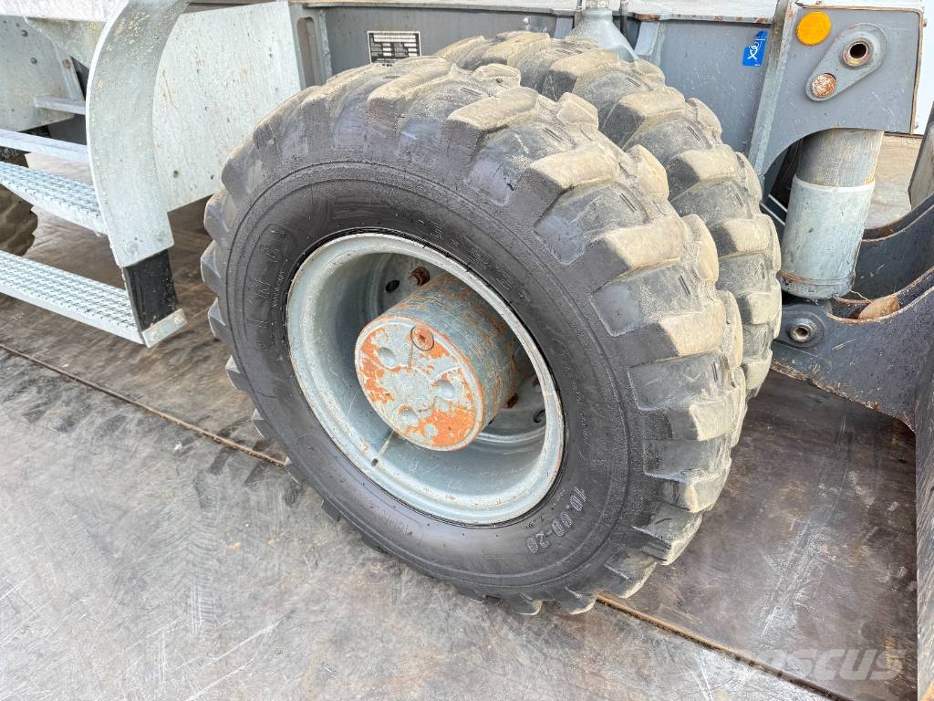 Liebherr A914 - Triple Boom / 2 extra Buckets! Bagri na kolesih