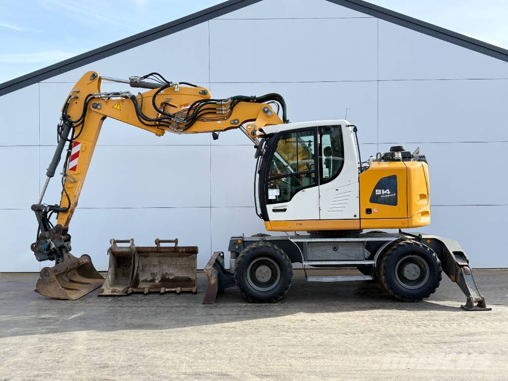 Liebherr A914 - Triple Boom / 2 extra Buckets! Bagri na kolesih