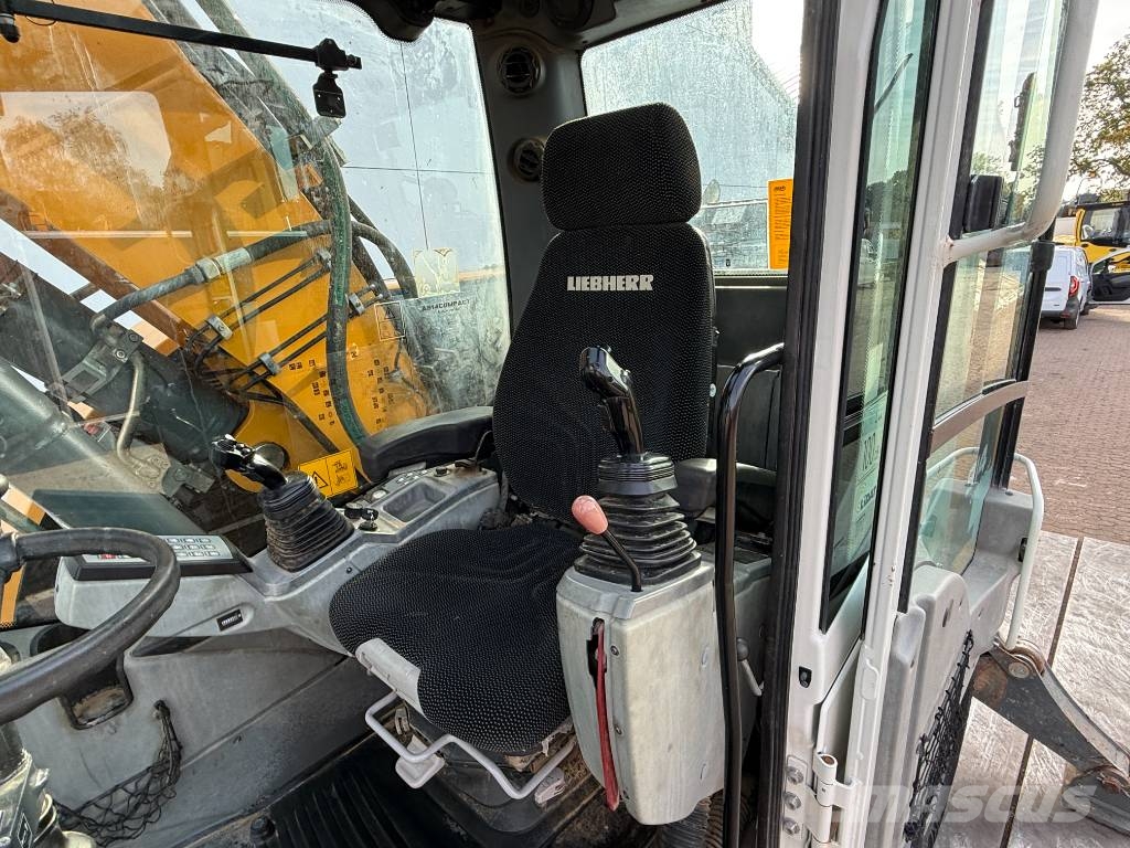 Liebherr A914 - Triple Boom / 2 extra Buckets! Bagri na kolesih