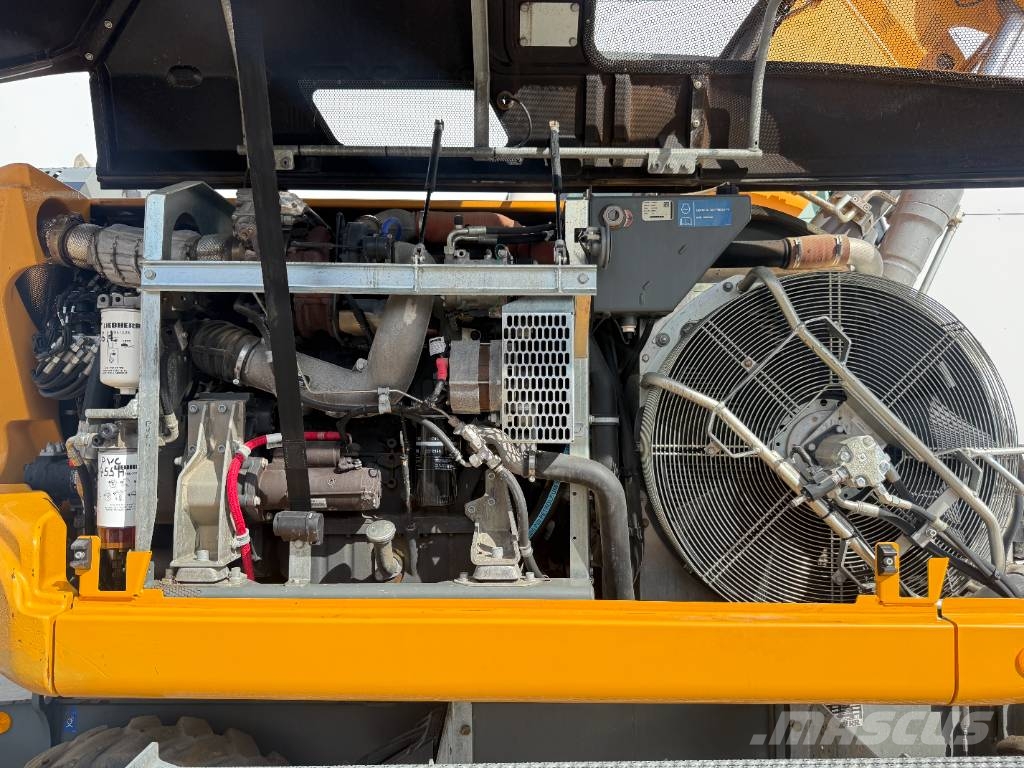 Liebherr A914 - Triple Boom / 2 extra Buckets! Bagri na kolesih