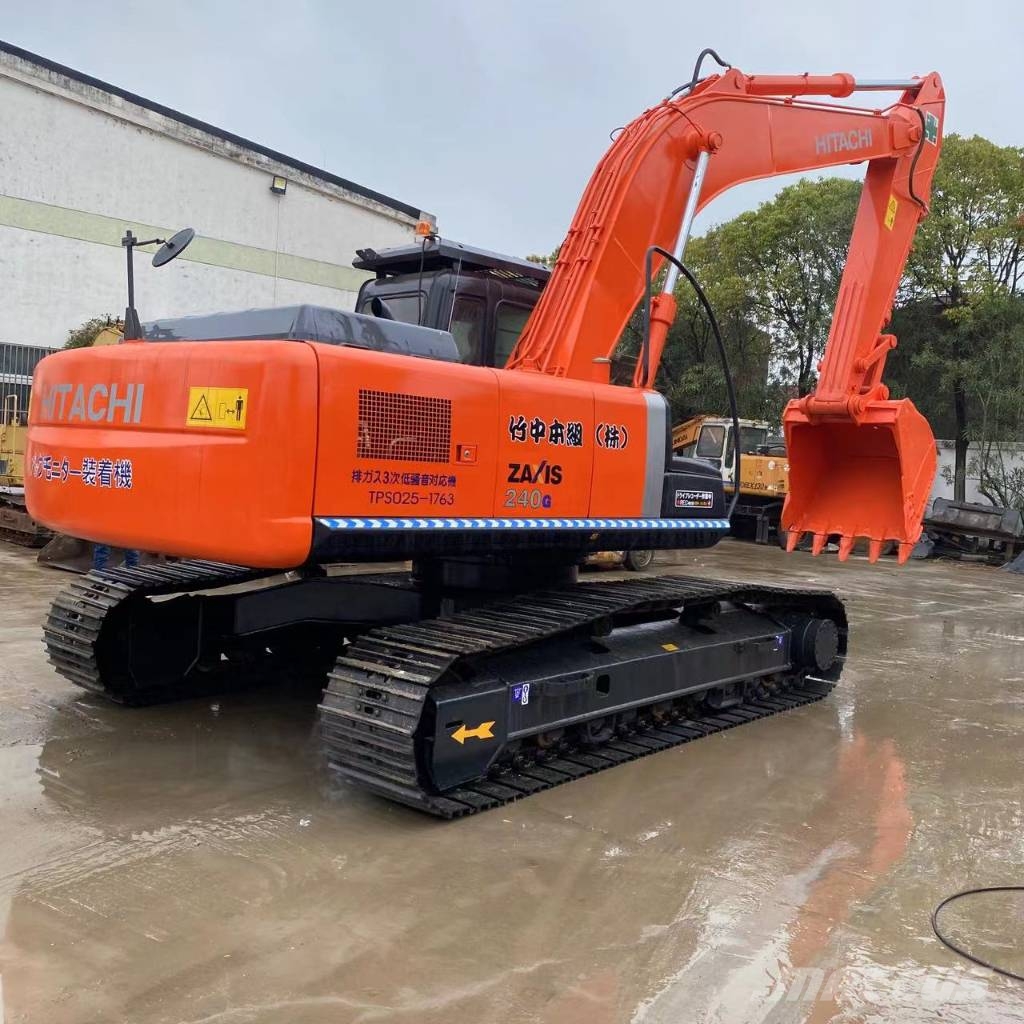 Hitachi ZX 240 履带挖掘机