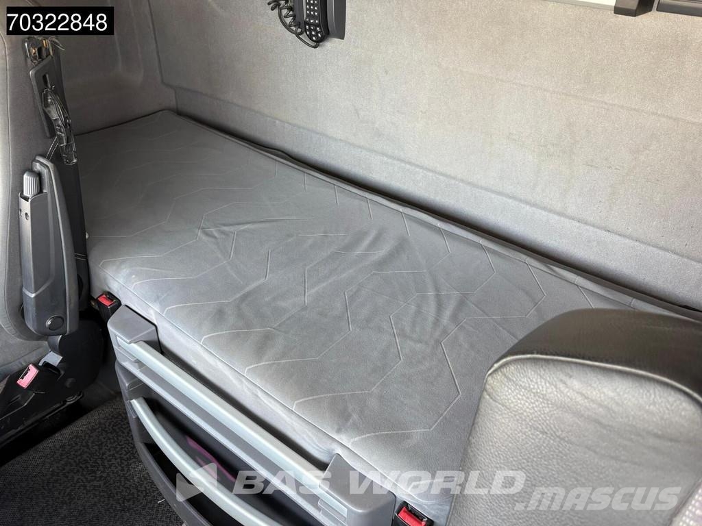 Renault T 480 4X2 SleeperCab Retarder Standklima PTO ACC Тягачі