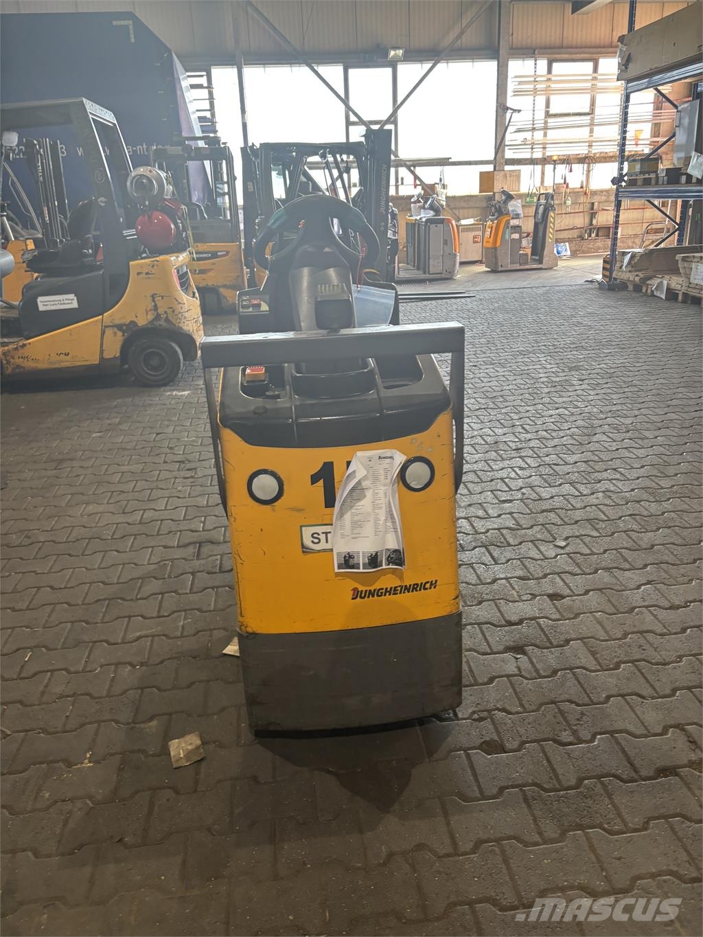Jungheinrich EZS130 Schlepper