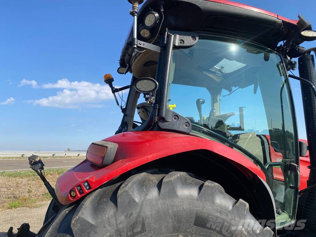 Case IH MAXXUM 125 MultiController 40Km/h endommagé Traktorit