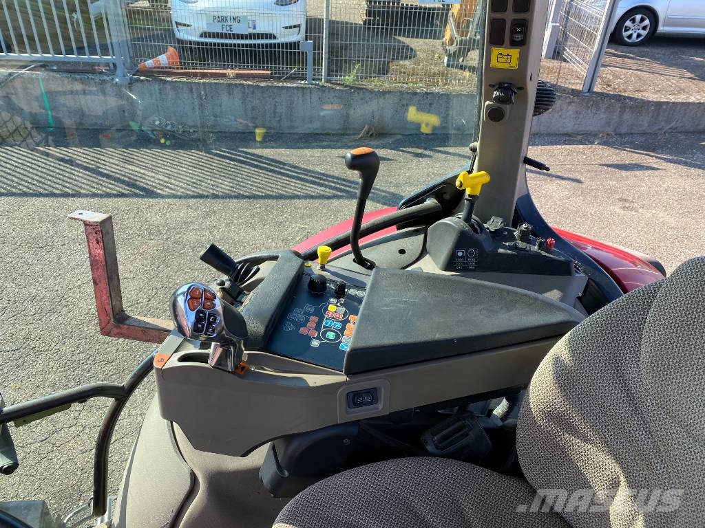 Case IH MAXXUM 125 MultiController 40Km/h endommagé Traktorit