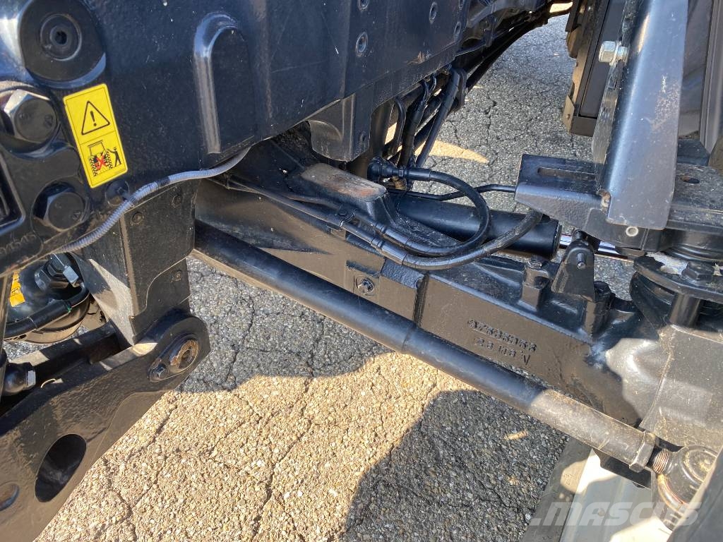 Case IH MAXXUM 125 MultiController 40Km/h endommagé Traktorit