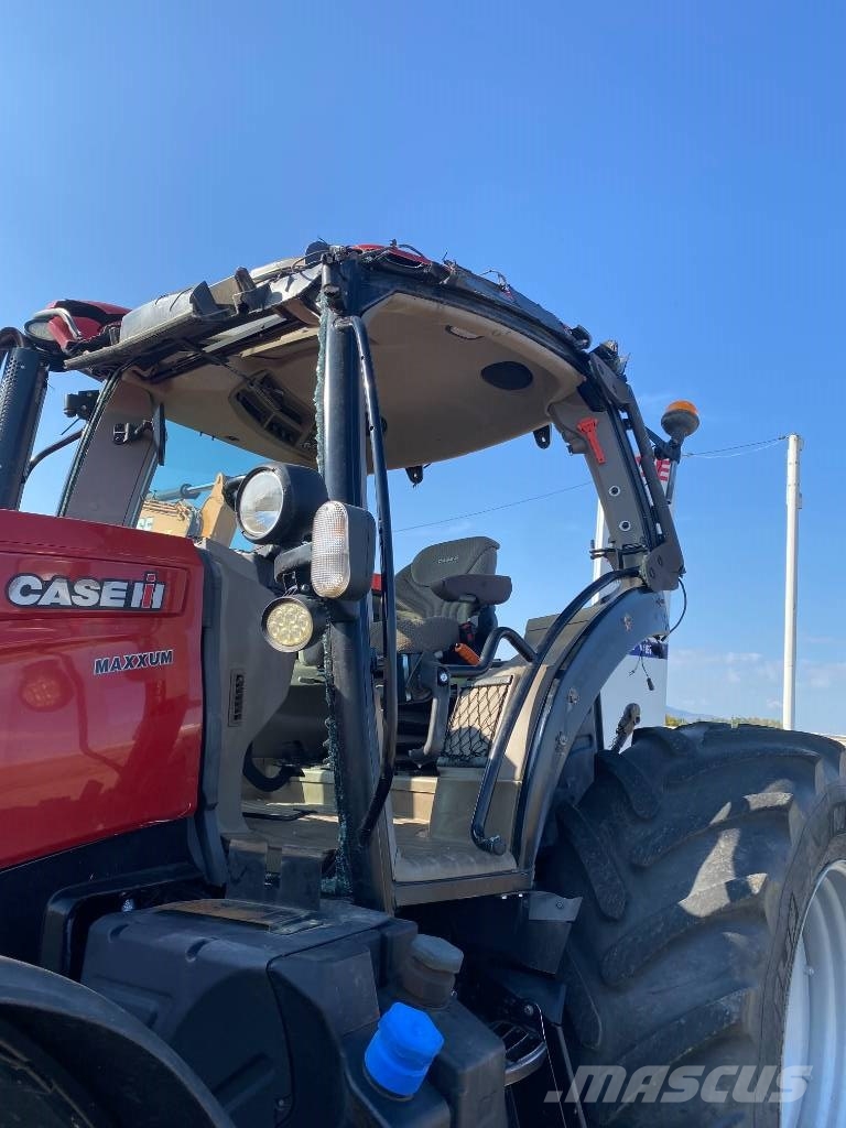 Case IH MAXXUM 125 MultiController 40Km/h endommagé Traktorit