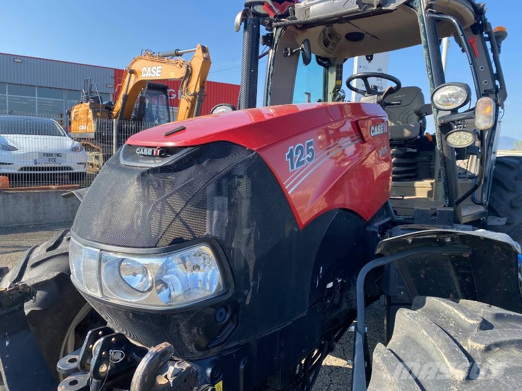 Case IH MAXXUM 125 MultiController 40Km/h endommagé Traktorit