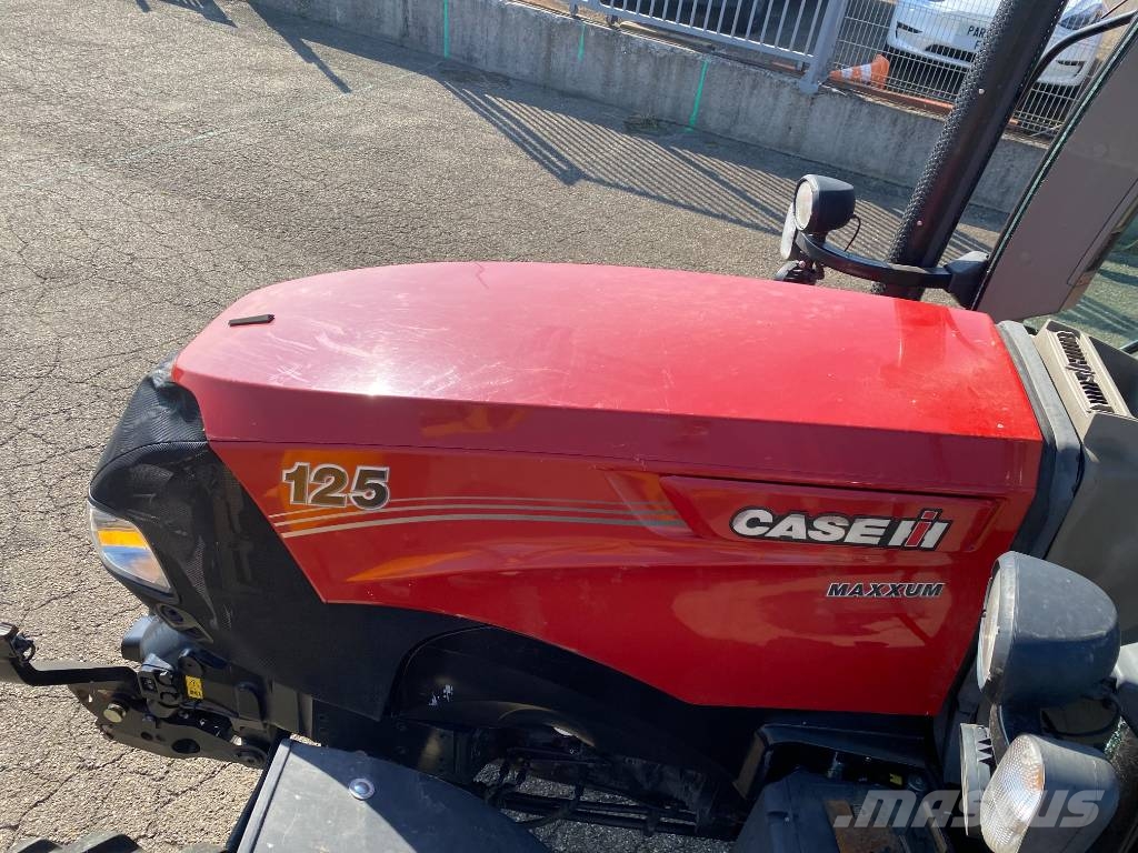 Case IH MAXXUM 125 MultiController 40Km/h endommagé Traktorit