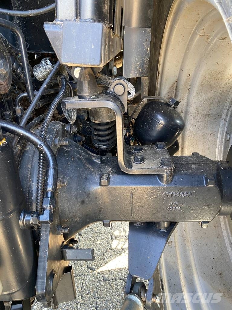 Case IH MAXXUM 125 MultiController 40Km/h endommagé Traktorit