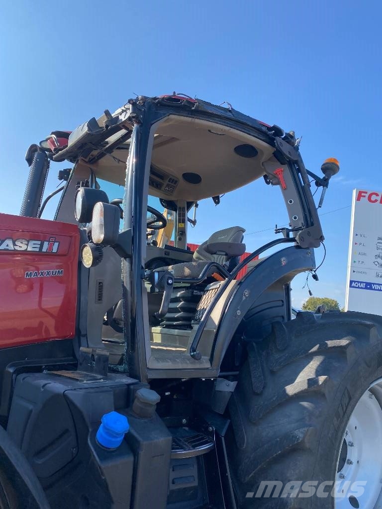 Case IH MAXXUM 125 MultiController 40Km/h endommagé Traktorit