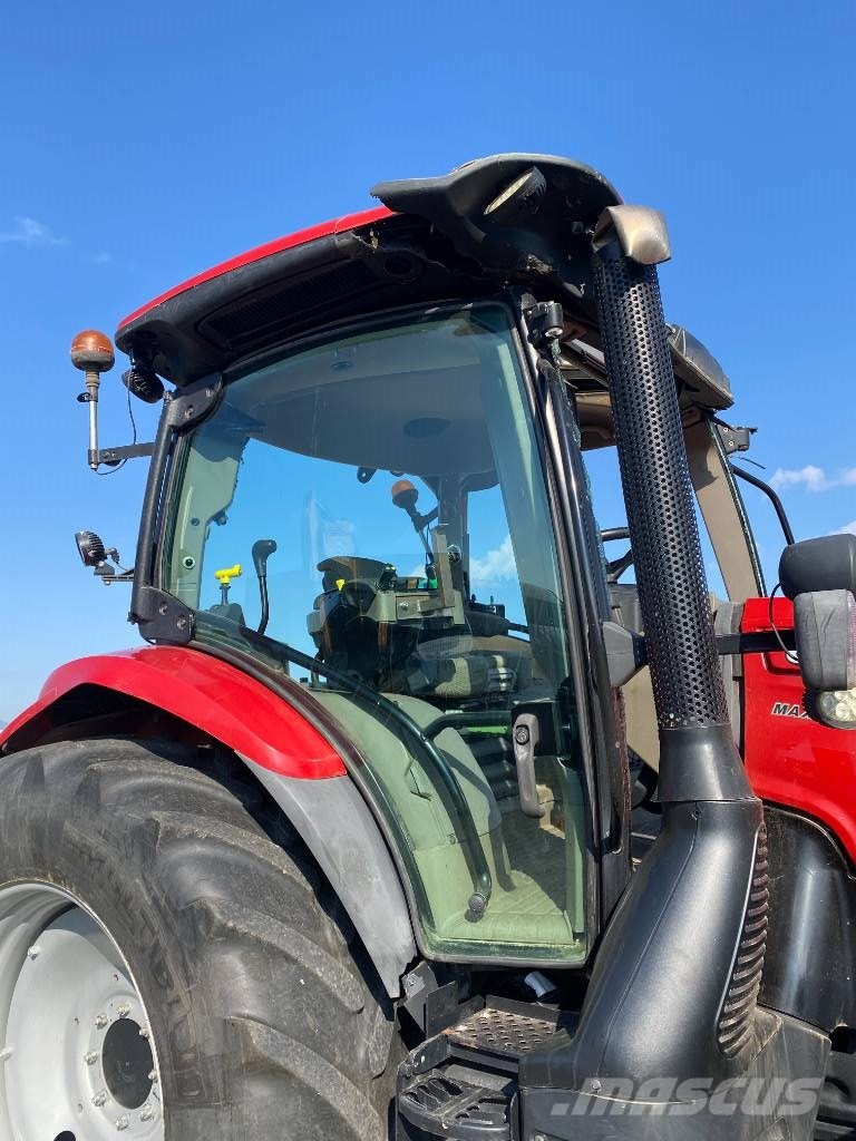 Case IH MAXXUM 125 MultiController 40Km/h endommagé Traktorit