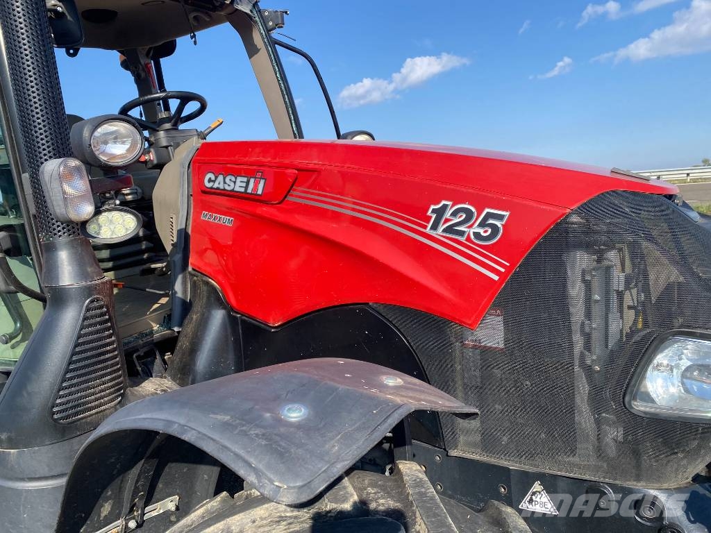 Case IH MAXXUM 125 MultiController 40Km/h endommagé Traktorit