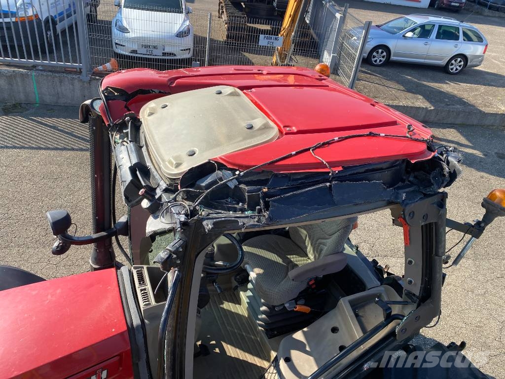 Case IH MAXXUM 125 MultiController 40Km/h endommagé Traktorit