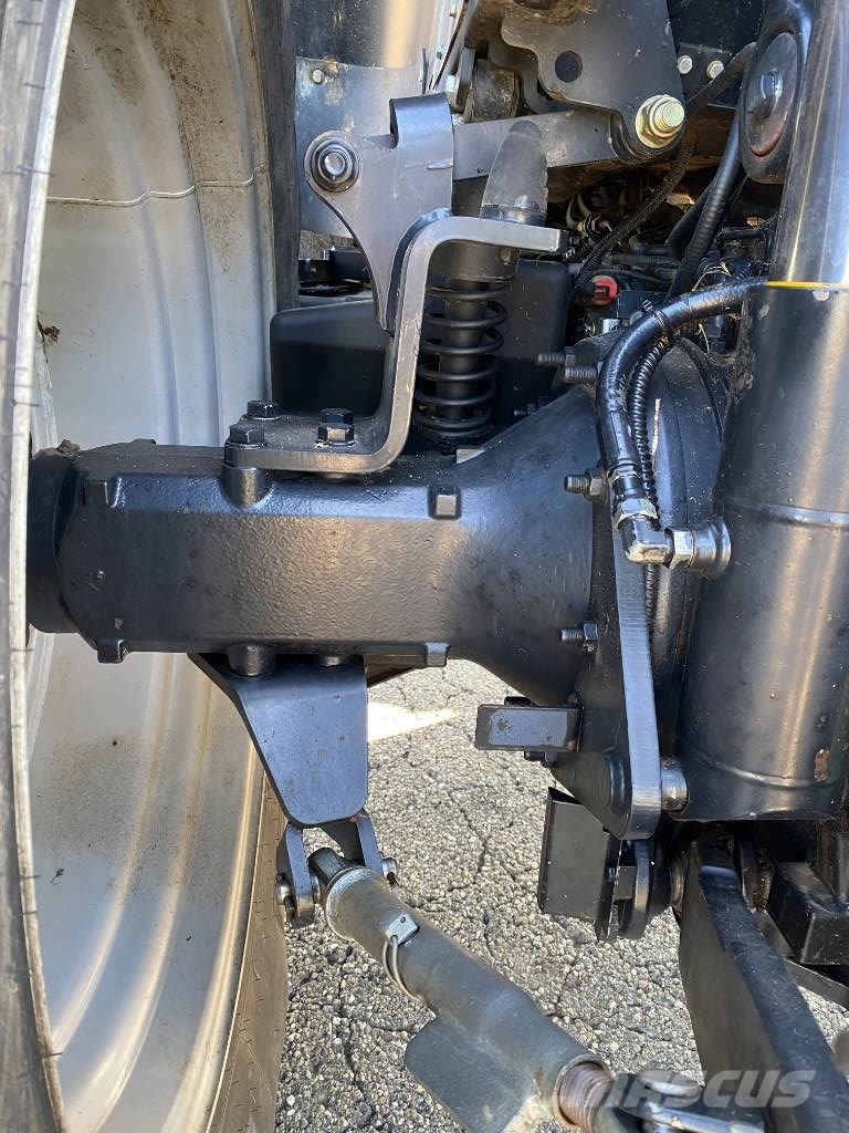 Case IH MAXXUM 125 MultiController 40Km/h endommagé Traktorit