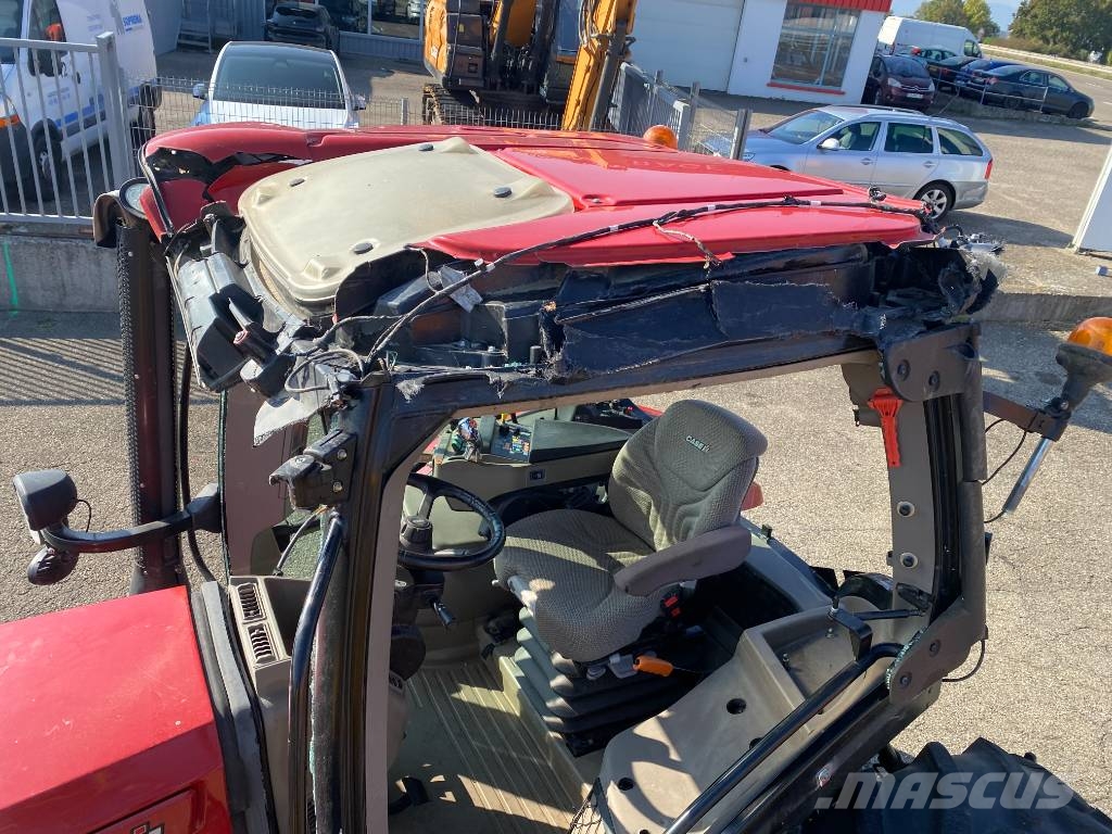 Case IH MAXXUM 125 MultiController 40Km/h endommagé Traktorit
