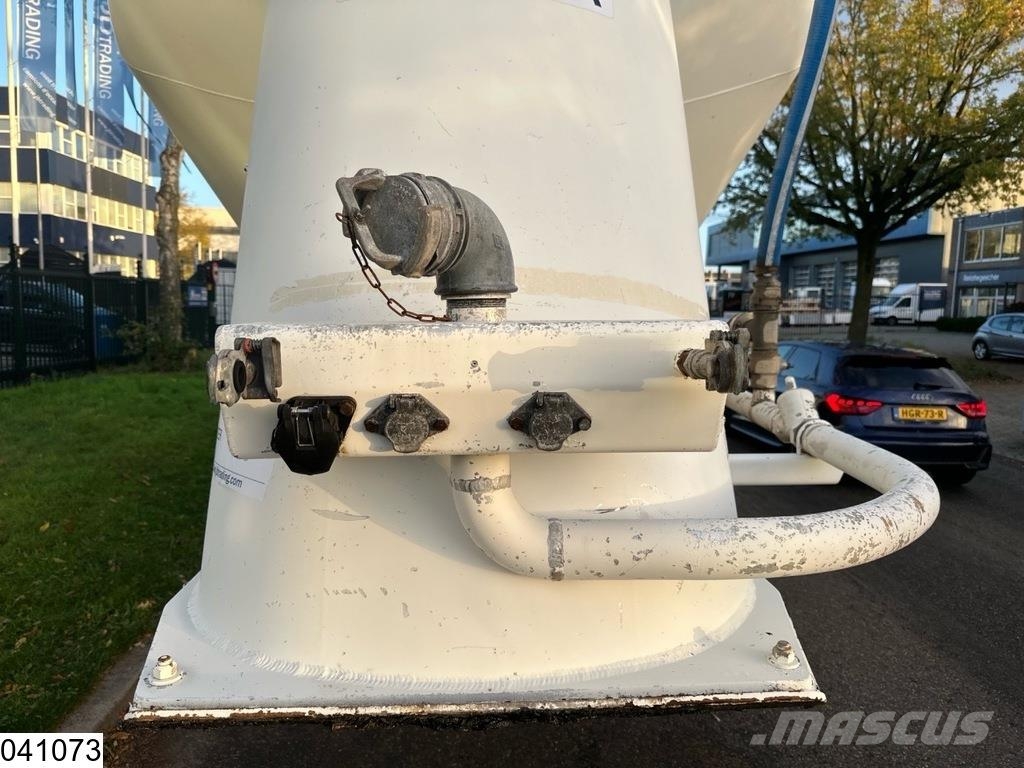 Spitzer Silo 39.000 Lter, 1 Comp. 罐體半拖車
