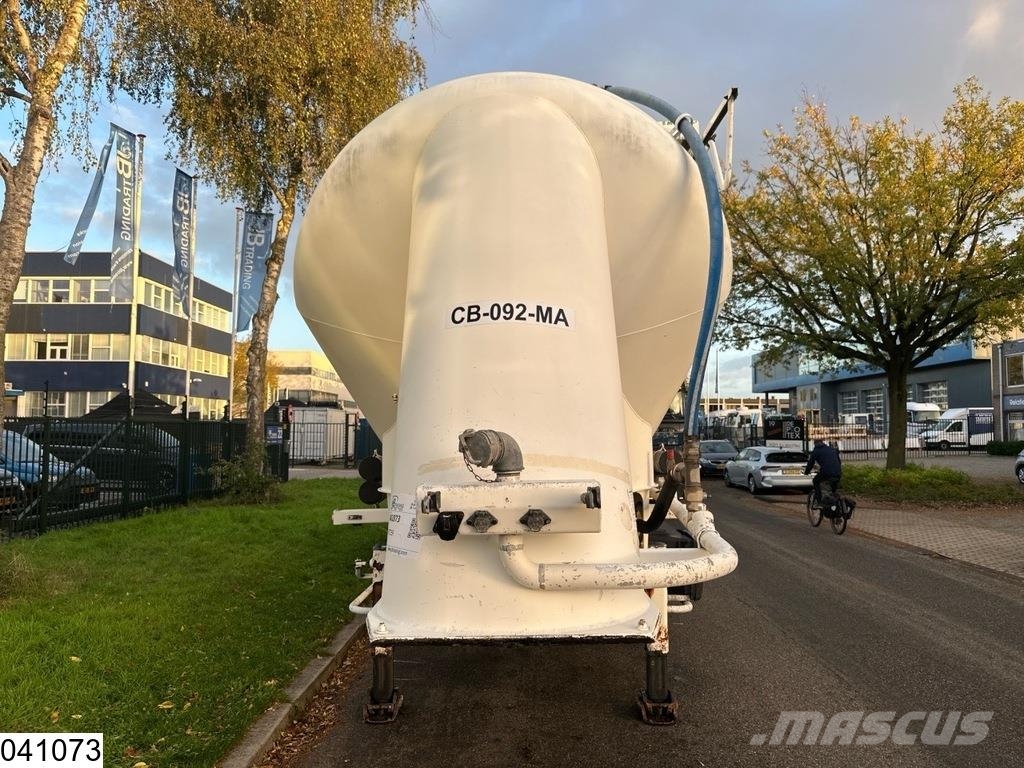 Spitzer Silo 39.000 Lter, 1 Comp. 罐體半拖車
