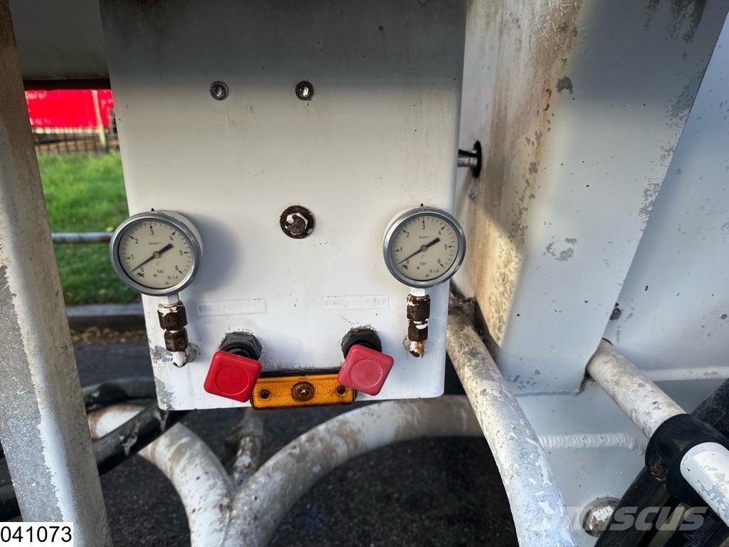 Spitzer Silo 39.000 Lter, 1 Comp. 罐體半拖車