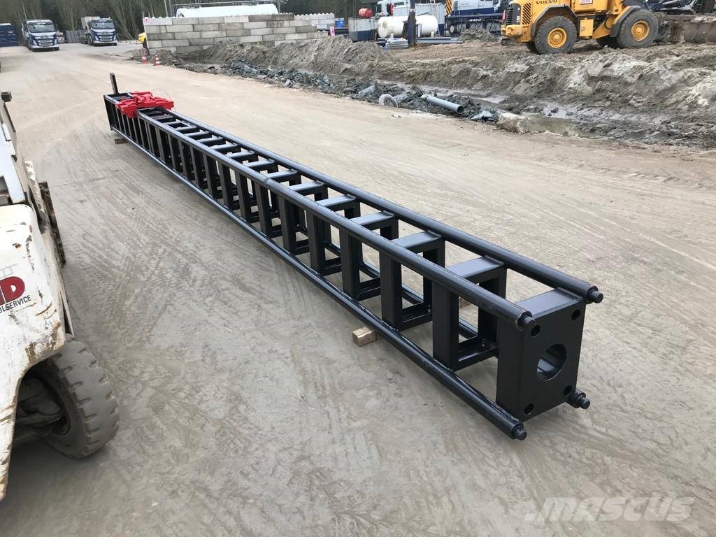 Custom made hanging leader for pile hammers Poramastot