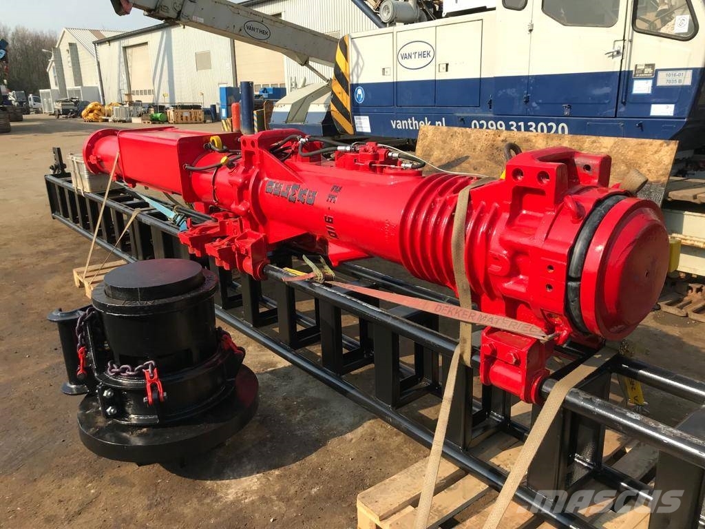 Custom made hanging leader for pile hammers Poramastot