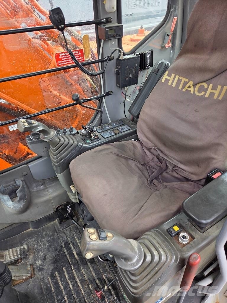 Hitachi ZX160 W PYÖRITTÄJÄLLÄ حفارات بعجل