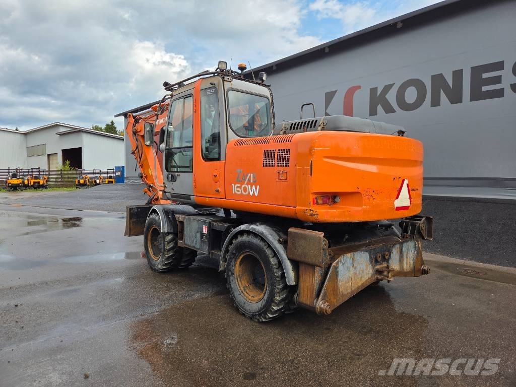 Hitachi ZX160 W PYÖRITTÄJÄLLÄ حفارات بعجل