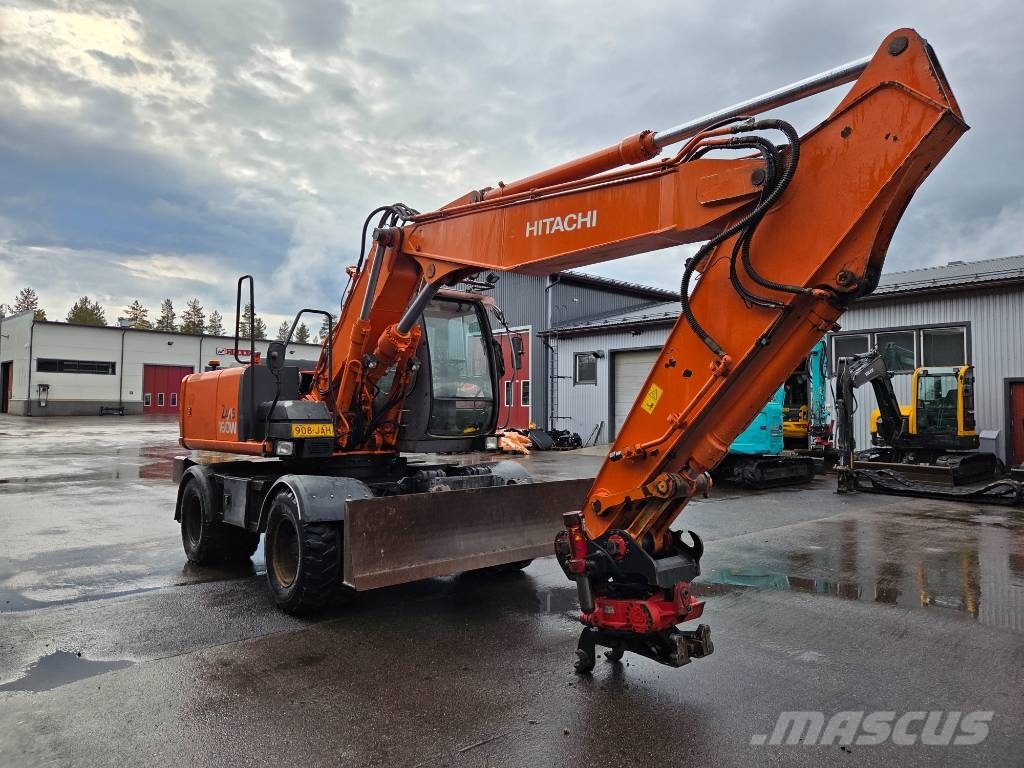 Hitachi ZX160 W PYÖRITTÄJÄLLÄ حفارات بعجل