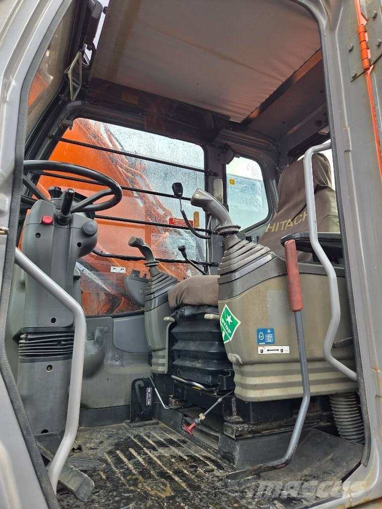 Hitachi ZX160 W PYÖRITTÄJÄLLÄ حفارات بعجل