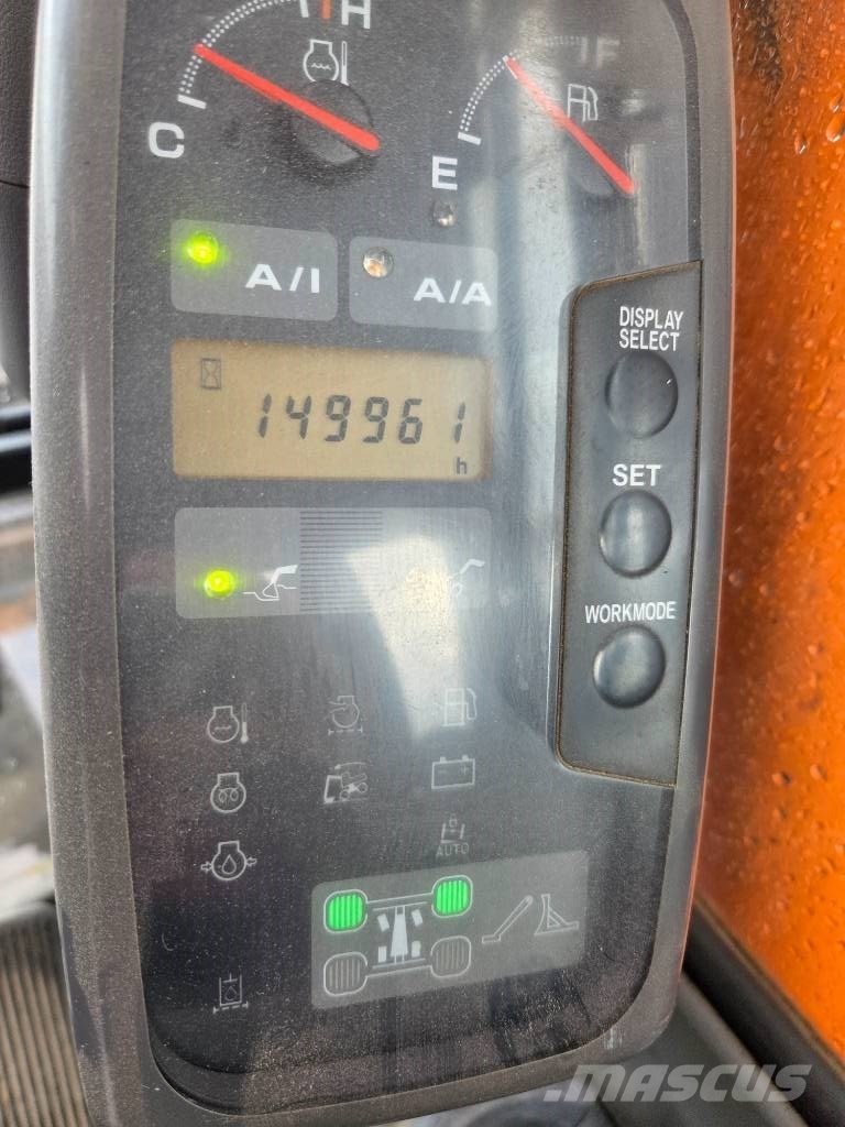 Hitachi ZX160 W PYÖRITTÄJÄLLÄ حفارات بعجل