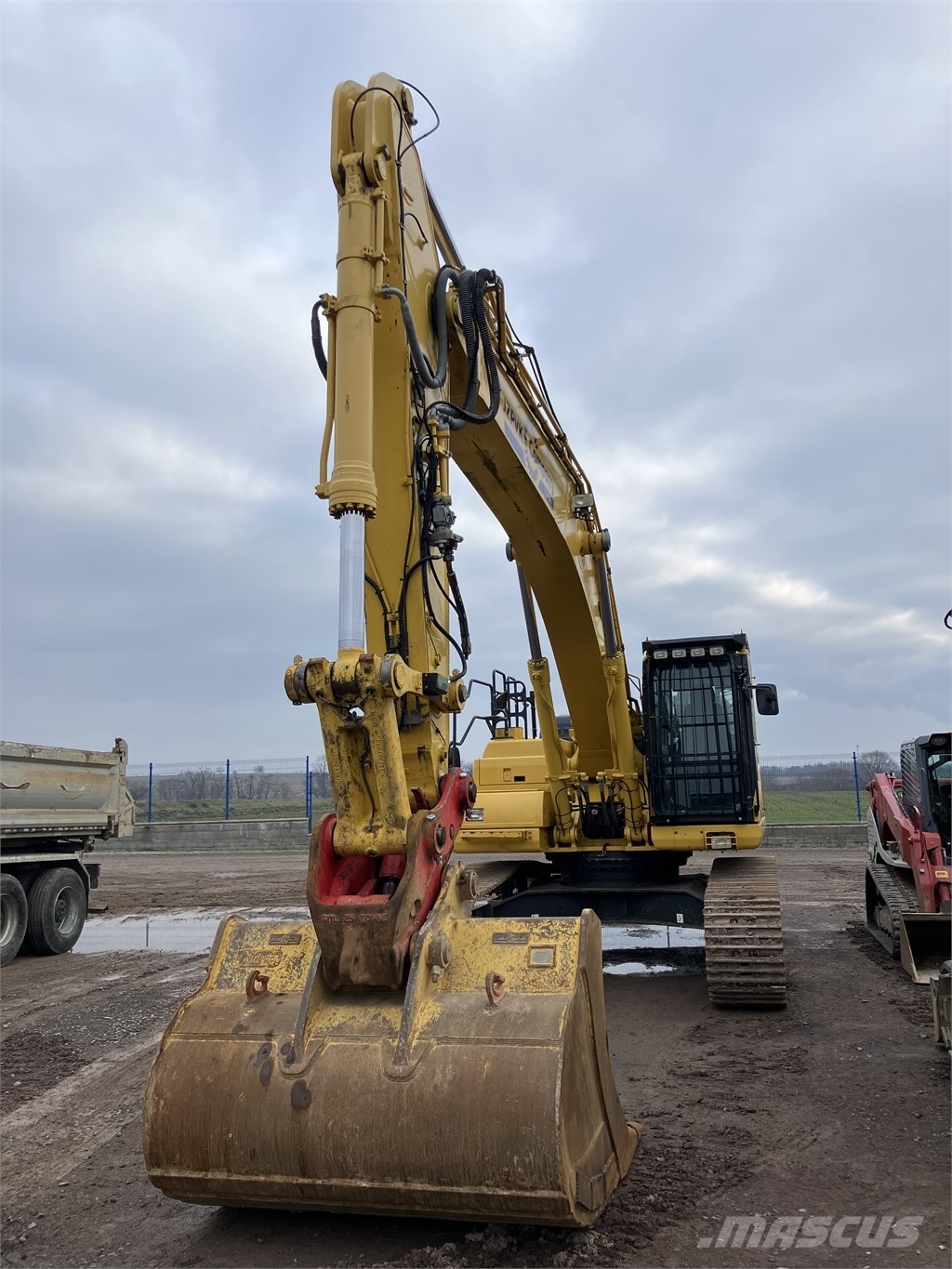 Komatsu HB365 LC-3 Paletli ekskavatörler