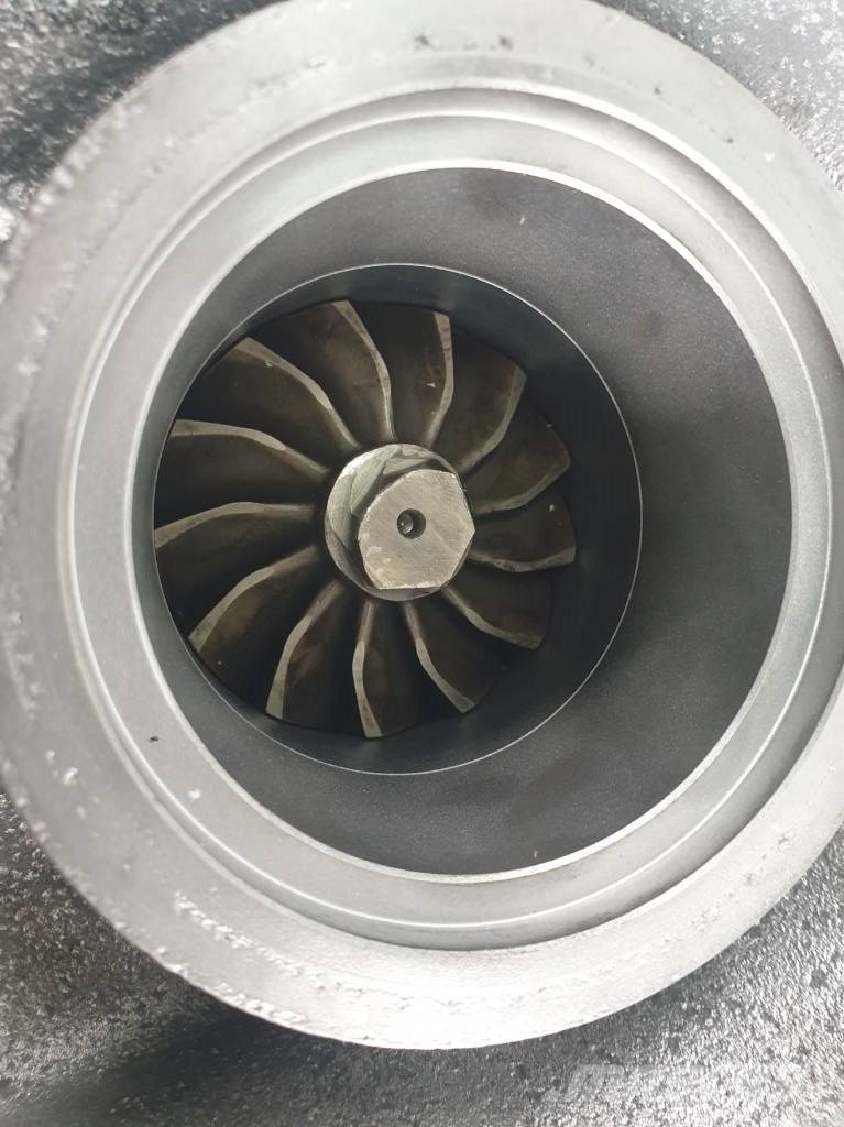 John Deere TURBOSPRĘŻARKA SE502591 - REGENEROWANA Motorer