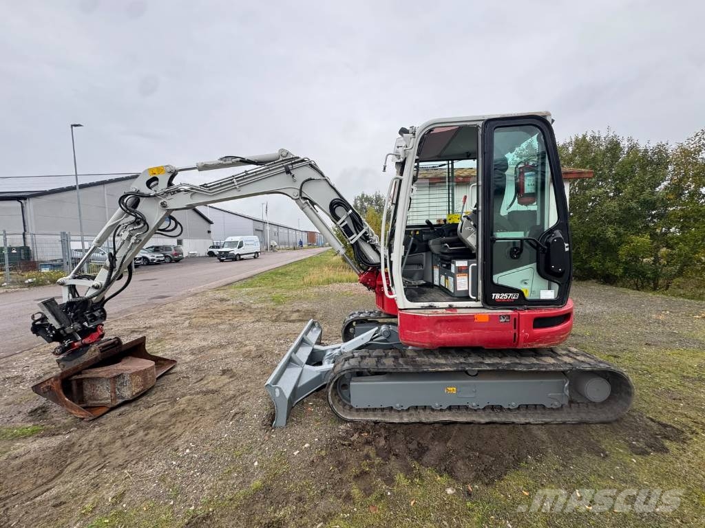 Takeuchi TB 257 FR Mini ekskavatori < 7 t