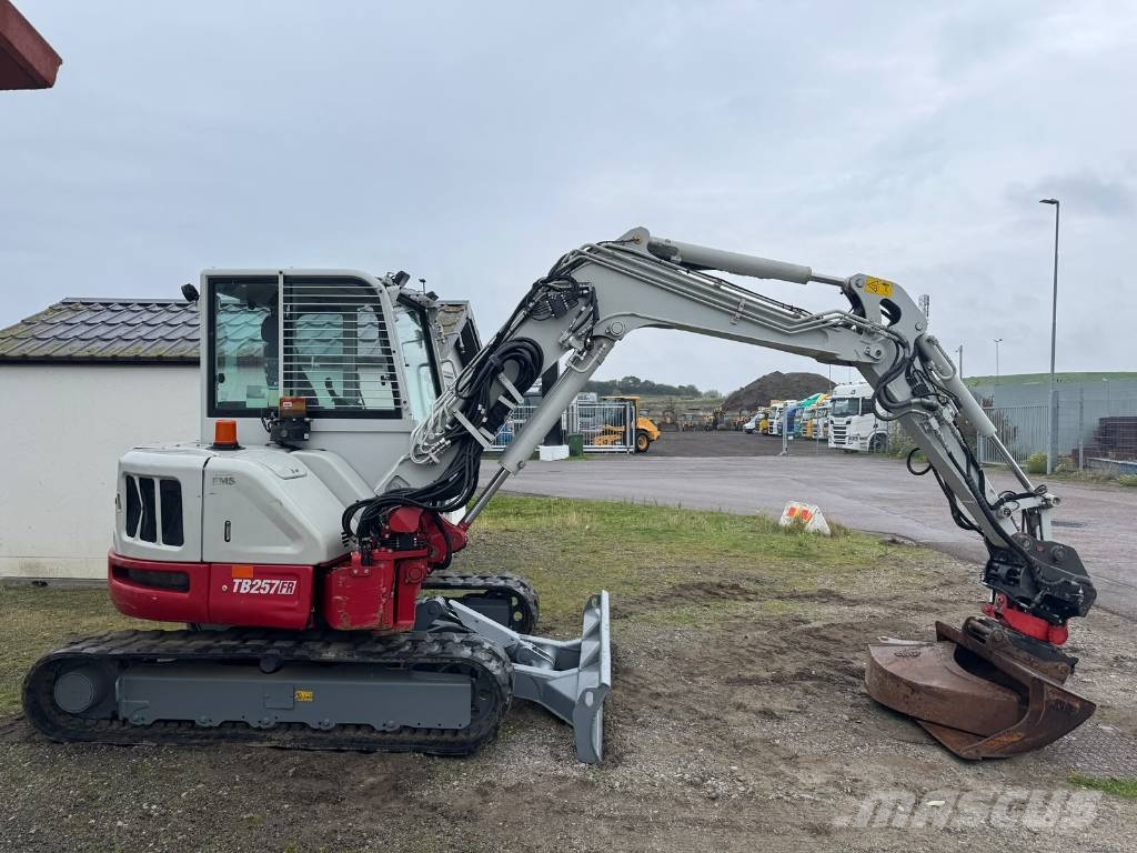 Takeuchi TB 257 FR Mini ekskavatori < 7 t